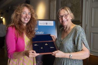 Neue Stuecke des juedischen Schatzes von Erfurt aufgetaucht-stock-foto