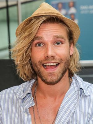 Matijn Stoffers von der deutschen Schlager-Boygroup Feuerherz bei Autogrammstunde 29.5.18 Magdeburg Matijn Stoffers von-stock-photo
