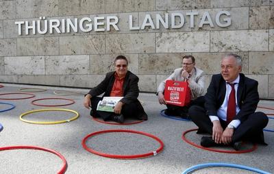 Erfurt, 25.04.2013 Der Landesvorsitzender Knut Korschewsky , Bodo Ramelow, Fraktionsvorsitzender der Linken im Th?ringe-stock-foto