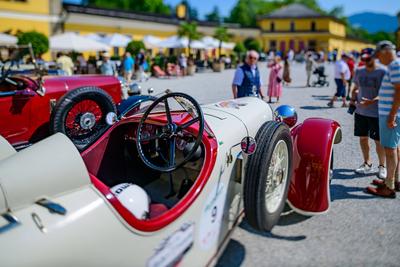 Salzburg, austria, 19 june 2025, gaisbergrennen, competiton for vintage cars, austro daimler cars at hellbrunn castle **-stock-foto