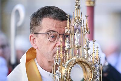 Fronleichnamsprozession 2025 in Rottenburg-stock-foto