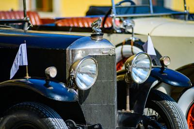 Salzburg, austria, 19 june 2025, gaisbergrennen, competiton for vintage cars, austro daimler car at hellbrunn castle ***-stock-foto