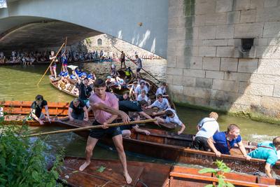 GER, Tuebinger Stocherkahnrennen, Traditionelles Fest, Auf dem Neckar, Socherkahn, 19.06.2025-stock-foto