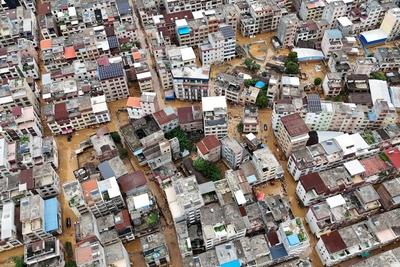 ZHAOQING, CHINA - JUNE 19: Aerial view of the flood in the disaster-stricken area of Huaiji County with mud accumulated-stock-foto