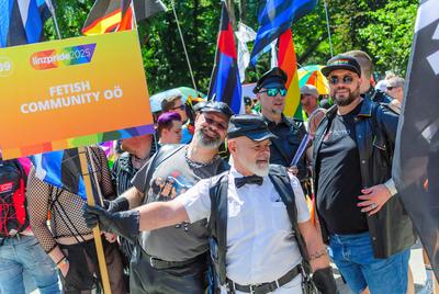linz, austria, 21 juni 2025, LGBTQ parade linzpride *** linz, ?sterreich, 21 juni 2025, LGBTQ-Parade linzpride Copyright-stock-photo