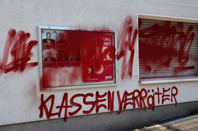21.06.2025,NRW, Deutschland, Politik, Kriminalit?t, Vandalismus,Farbanschlag auf die SPD Zentrale in Essen, auch die B?ros der CDU und der Gr?nen wurden attackiert,-stock-foto