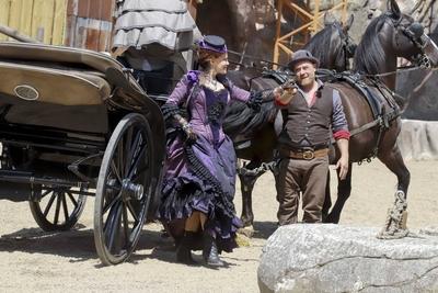 Sonja Kirchberger, Dustin Semmelrogge bei der Fotoprobe in Maske und Kostuem in der Western Deko zum Karl May Stueck Halbblut in Freilicht Theater am Kalkberg 20.Juni 2025 in Bad Segeberg Schleswig-Holstein Deutschland *** Sonja Kirchberger, Dustin Semmelrogge at the photo rehearsal in make-up and costume in the western deco for the Karl May play Half-Blood in Freilicht Theater am Kalkberg 20 June 2025 in Bad Segeberg Schleswig Holstein Germany-stock-foto