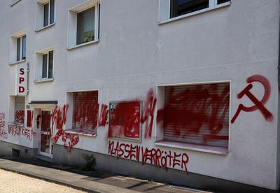 21.06.2025,NRW, Deutschland, Politik, Kriminalit?t, Vandalismus,Farbanschlag auf die SPD Zentrale in Essen, auch die B?ros der CDU und der Gr?nen wurden attackiert,-stock-foto