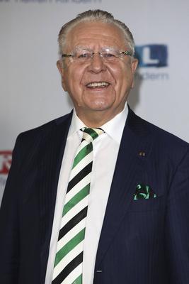 Heinz Horrmann beim Finale 2.Tag des 24.RTL Spendenmarathon 2019 Promis sammeln Spenden am Freitag 22.11.2019 in Huerth bei Koeln NRW Deutschland *** Heinz Horrmann at Final 2 Day of 24 RTL Charity Marathon 2019 Celebrities Collect Donations on Friday 22 11 2019 in Huerth at Cologne NRW Germany-stock-foto