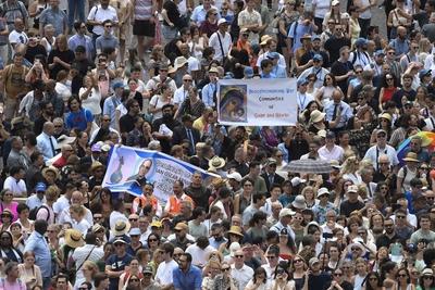 ITALY - POPE LEO XIV ADDRESSES THE CROWD OF THE ANGELUS PRAYER IN THE VATICAN- 2025/6/22-stock-photo