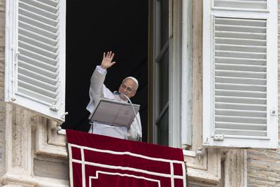 ITALY - POPE LEO XIV ADDRESSES THE CROWD OF THE ANGELUS PRAYER IN THE VATICAN- 2025/6/22-stock-photo