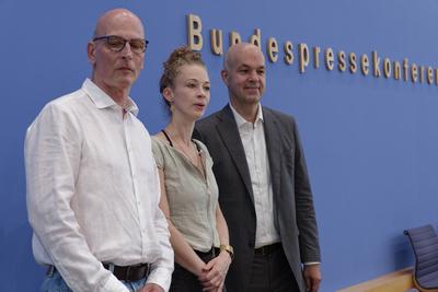 Zwei Jahre B?rgergeld-stock-foto
