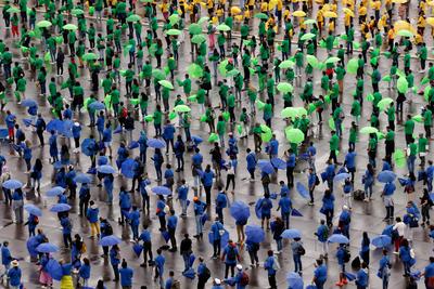 World's Largest Rainbow Flag on Pride Celebrations-stock-foto