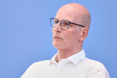 Berlin, Deutschland, 23.06.2025: Bundespressekonferenz: B?rgergeld-Studie - Zwei Jahre B?rgergeld aus Sicht der Betroffe-stock-foto