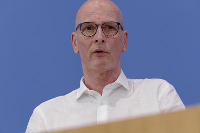 Zwei Jahre B?rgergeld-stock-foto