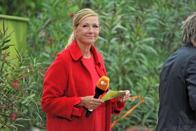 ZDF - Fernsehgarten. Moderatorin Andrea Kiwi Kiewel während der ZDF - Unterhaltungsshow Fernsehgarten am 25.09.2022 in M-stock-foto