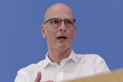 Zwei Jahre B?rgergeld-stock-foto