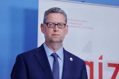 Thorsten Sch?fer-G?mbel, Vorstandssprecher der GIZ ), Deutschland, Berlin, Jahrespressekonferenz: Deutsche Gesellschaft-stock-foto