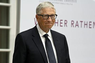 Bill Gates bei der Ehrung mit dem Rathenau Preis in Berlin-stock-photo