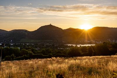 Sonnenaufgang ?ber dem Siebengebirge 24.06.2025-stock-foto