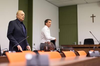 24.06.2025 Alfons Schuhbeck Prozess, angeklagt wegen Subventionsbetrug. Zwei Strafverteidiger Rechts Dr. Norbert Scharf.-stock-foto