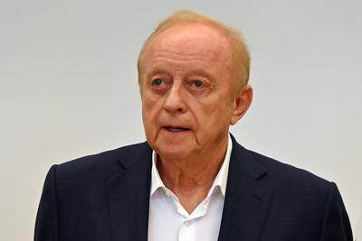 Alfons SCHUHBECK ist jetzt Freigaenger! ARCHIVFOTO; Alfons SCHUHBECK sichtlich mitgenommen, Einzelbild,angeschnittenes E-stock-foto