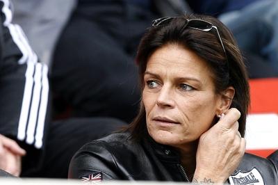 Bildnummer: 52725904  Datum: 05.10.2008  Copyright: imago/PanoramiCPrinzessin Stephanie von Monaco w?hrend eines Fu?ballspiels in Saint Etienne in Monaco - PUBLICATIONxNOTxINxFRAxITA , Personen , pessimistisch; 2008, Saint Etienne, St., Monaco, , Adel; , quer, Kbdig, Einzelbild, Privatbild, PeopleBildnummer 52725904 Date 05 10 2008 Copyright Imago Panoramic Princess Stephanie from Monaco during a Football game in Saint Etienne in Monaco PUBLICATIONxNOTxINxFRAxITA People pessimistic 2008 Saint Etienne St Monaco Adel horizontal Kbdig Single Private Celebrities-stock-foto