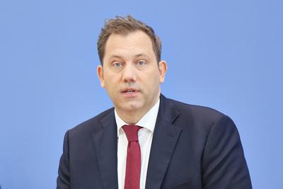 Berlin, Deutschland, 24.06.2025: Bundespressekonferenz: Entwurf des Bundeshaushalts 2025 und Eckwerte f?r den Entwurf de-stock-foto