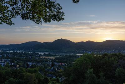 Sonnenaufgang ?ber dem Siebengebirge 24.06.2025-stock-foto