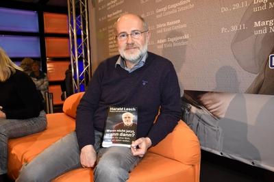 Harald Lesch, 60. Geburtstag am 28. Juli Harald Lesch liest aus seinem Buch Wenn nicht jetzt, wann dann? - Handeln f?r e-stock-photo