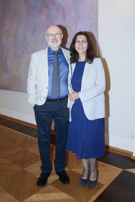 Bundespr?sident Steinmeier verleiht Verdienstorden, Harald Lesch Bundespr?sident Steinmeier verleiht Verdienstorden zum-stock-foto