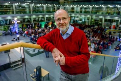 Harald Lesch Wenn nicht jetzt wann dann Handeln f?r eine Welt in der wir leben wollen im Rahme-stock-photo