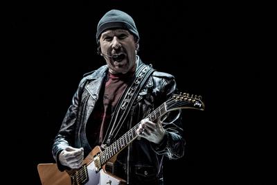 U2 Copenhagen, Denmark. 29th, September 2018. The Irish rock band U2 performs a live concert at Royal Arena in Copenhag-stock-foto