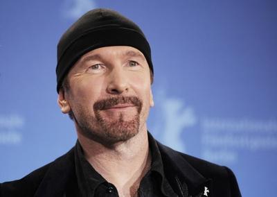 Bildnummer: 52988661  Datum: 10.02.2009  Copyright: imago/SeeligerGitarrist David -The Edge- Evans (U2) w?hrend eines Pressetermins zum Film - it might get loud - anl?sslich der 59. Berlinale in Berlin, Personen , optimistisch; 2009, , Berlin, Musik, Film, Internationale Filmfestspiele, Pressetermin; , quer, Kbdig, Portr?t, Randbild, PeopleBildnummer 52988661 Date 10 02 2009 Copyright Imago Seeliger Guitarist David The Edge Evans U2 during a Press call to Film IT Might Get Loud during the 59 Berlinale in Berlin People optimistic 2009 Berlin Music Film International Film Festival Press call horizontal Kbdig Portrait Edge image Celebrities-stock-photo