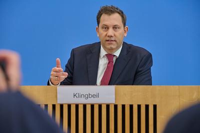 Entwurf des Bundeshaushalts 2025-stock-foto