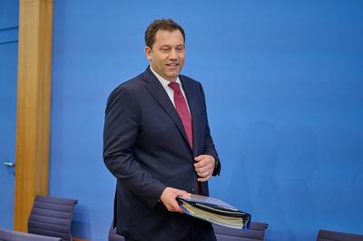 Entwurf des Bundeshaushalts 2025-stock-foto
