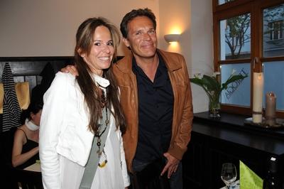 Christian Tramitz, 65. Geburtstag am 29. Juli Schauspieler Christian Tramitz mit Ehefrau Annette anl?sslich der Er?ffnun-stock-foto