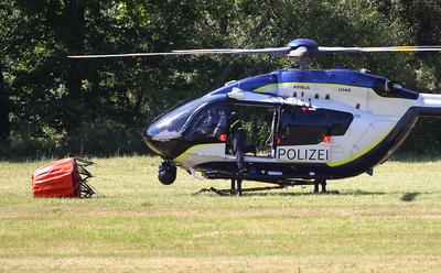 Waldbrand in Wendelstein , Zahlreiche Feuerwehr im Einsatz , in Wendelstein , Bayern , Deutschland . Juni 24, 2025 . Pho-stock-foto
