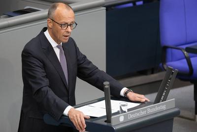 Regierungserkl?rung zum Nato-Gipfel und zum Europ?ischen Rat-stock-photo