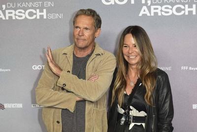 Christian Tramitz mit Ehefrau Anette Tramitz zu Gast bei der Kino Film Premiere Gott, du kannst ein Arsch sein im ARRI Kino in Muenchen am Montag 28.09.2020 Bayern Deutschland *** Christian Tramitz with Wife Anette Tramitz to Guest at the Cinema Film Premiere God, you can a Ass its at ARRI Cinema in Munich on Monday 28 09 2020 Bavaria Germany-stock-foto