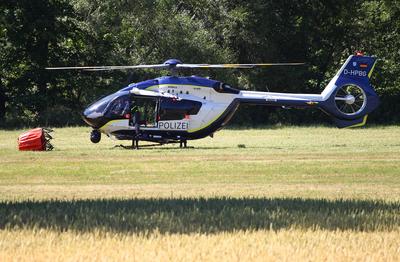 Waldbrand in Wendelstein , Zahlreiche Feuerwehr im Einsatz , in Wendelstein , Bayern , Deutschland . Juni 24, 2025 . Pho-stock-foto