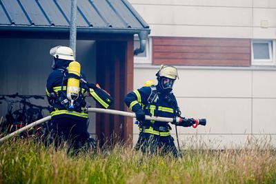 GER, Feuer/Brand in einer Fluechtlingsunterkunft in Hamburg-Volksdorf, 24.06.2025-stock-foto