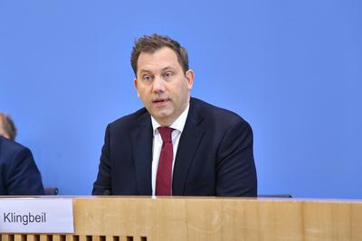 Berlin, Deutschland, 24.06.2025: Bundespressekonferenz: Entwurf des Bundeshaushalts 2025 und Eckwerte f?r den Entwurf de-stock-foto