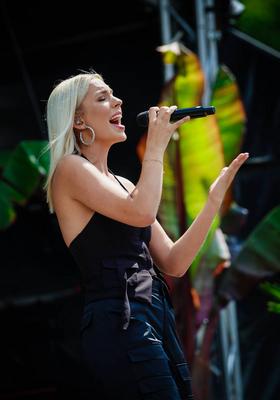 03.08.2023, Bad F?ssing, GER, Unterwegs in Bayern, BR Schlager Open Air, Magic Blue Open Air, im Bild Paulina Wagner, Pa-stock-foto