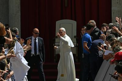 ITALY -   POPE LEO XIV  LEADS AN AUDIENCE ON THE INETRENATIONAL DAY AGAINST DRUG ABUSE AND ILLICIT TRAFFICKING IN SAN DAMASO COURTYARD IN  THE VATICAN   - 2025/6/26-stock-foto