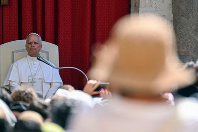 ITALY -   POPE LEO XIV  LEADS AN AUDIENCE ON THE INETRENATIONAL DAY AGAINST DRUG ABUSE AND ILLICIT TRAFFICKING IN SAN DAMASO COURTYARD IN  THE VATICAN   - 2025/6/26-stock-foto
