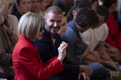 . 30/09/2023. Paris, France. David Beckham and Anna Wintour in the front row at the Victoria Beckham show at Paris Fashi-stock-foto