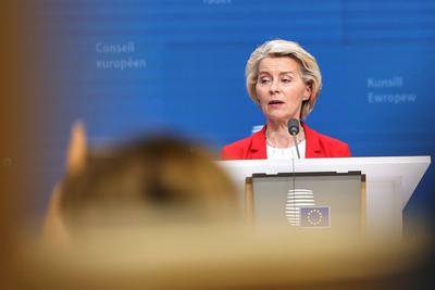Br?ssel, Belgien, 27.06.2025: Europa-Geb?ude: Europ?ischer Rat: EU-Kommissionspr?sidentin Ursula von der Leyen auf einer-stock-photo