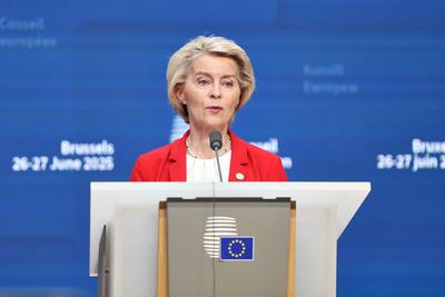 Br?ssel, Belgien, 27.06.2025: Europa-Geb?ude: Europ?ischer Rat: EU-Kommissionspr?sidentin Ursula von der Leyen auf einer-stock-photo