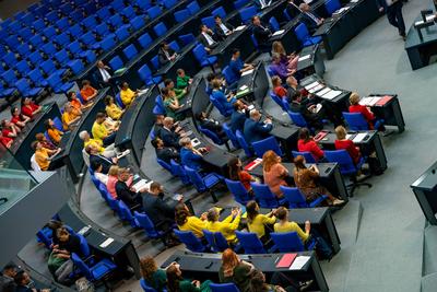 Regenbogen im Bundestag-stock-photo